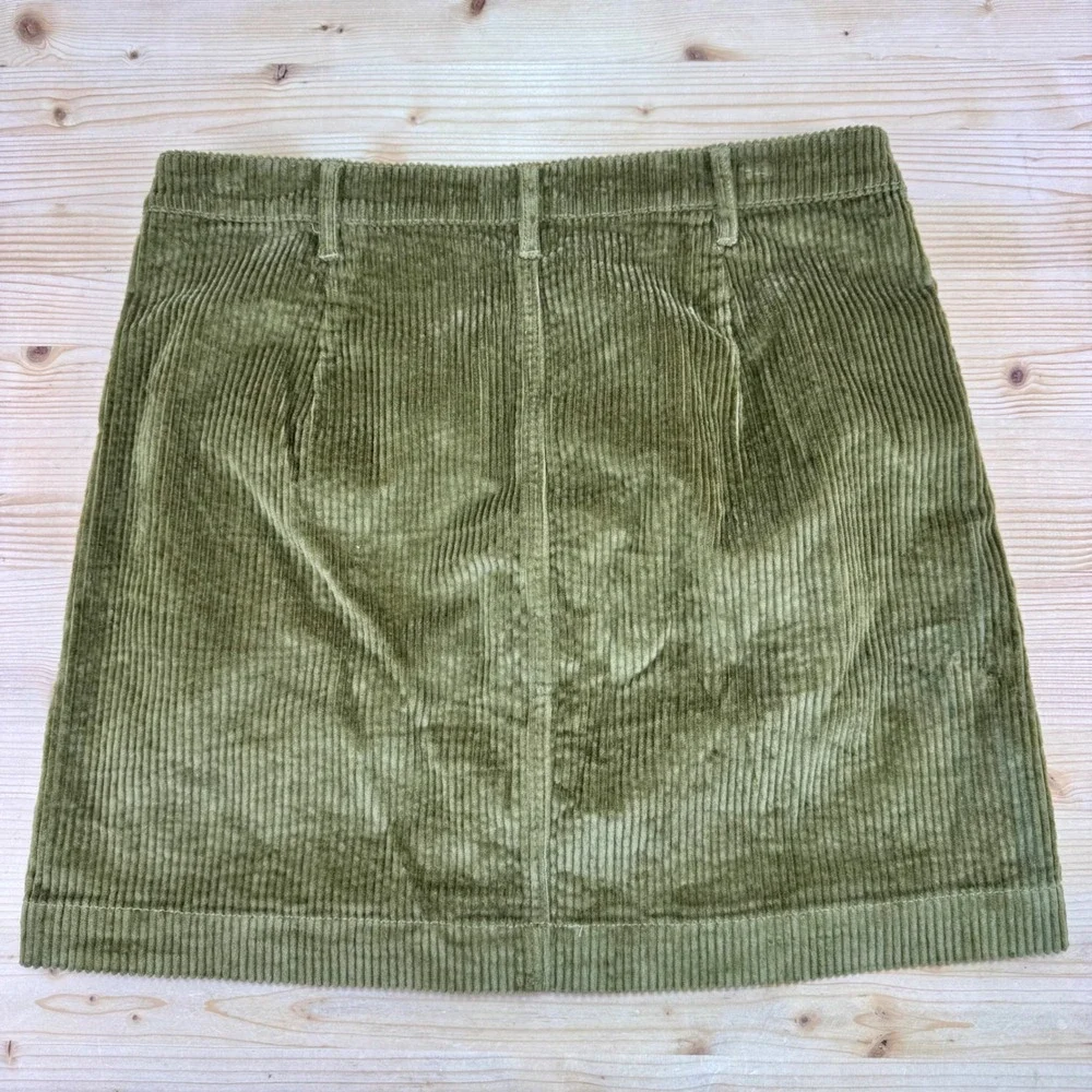 Madewell Olive Green Corduroy Snap-Front Mini Skirt Size 6‎ Women's Do Well Line